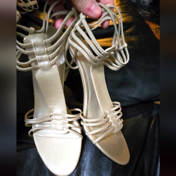 New York Transit Shoes - New York Transit Gold/tan Strappy Women's Sandals Sz7M